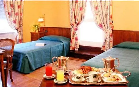 Отель Relais 6 Via Tolmino